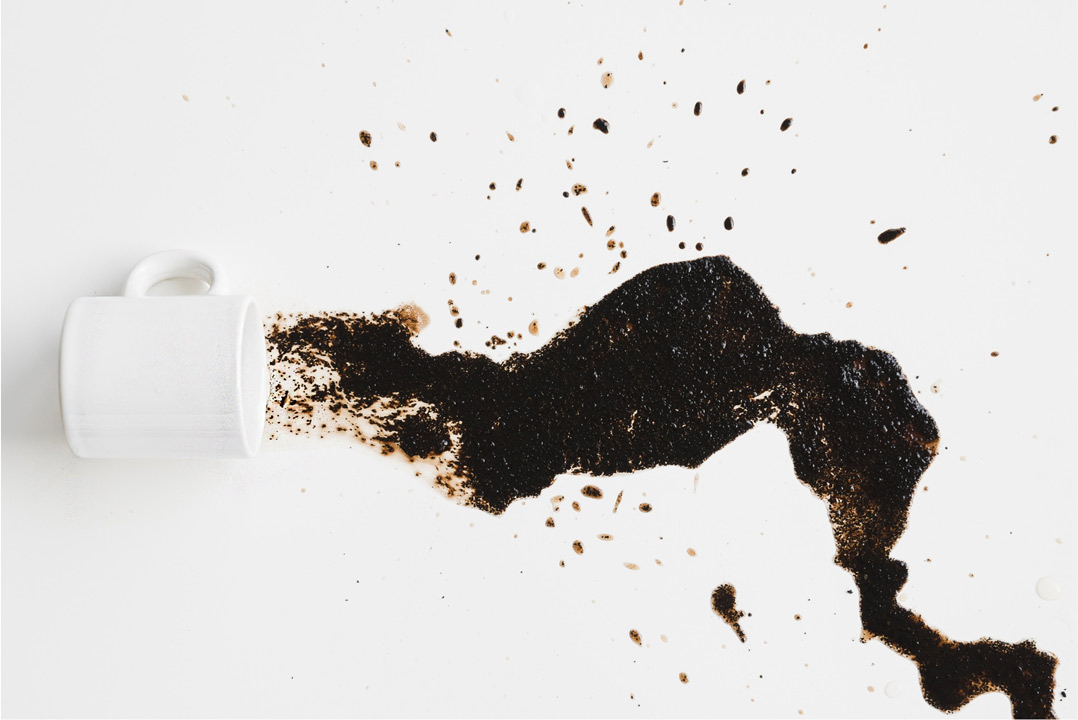از بین بردن لکه قهوه از روی فرش - قالیشویی خوشنام